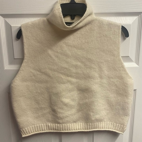 Lisa Yang Sweaters - Lisa Yang Luxury Cream/Ivory 100% Cashmere Sweater Vest Size 1 (Small-Medium)